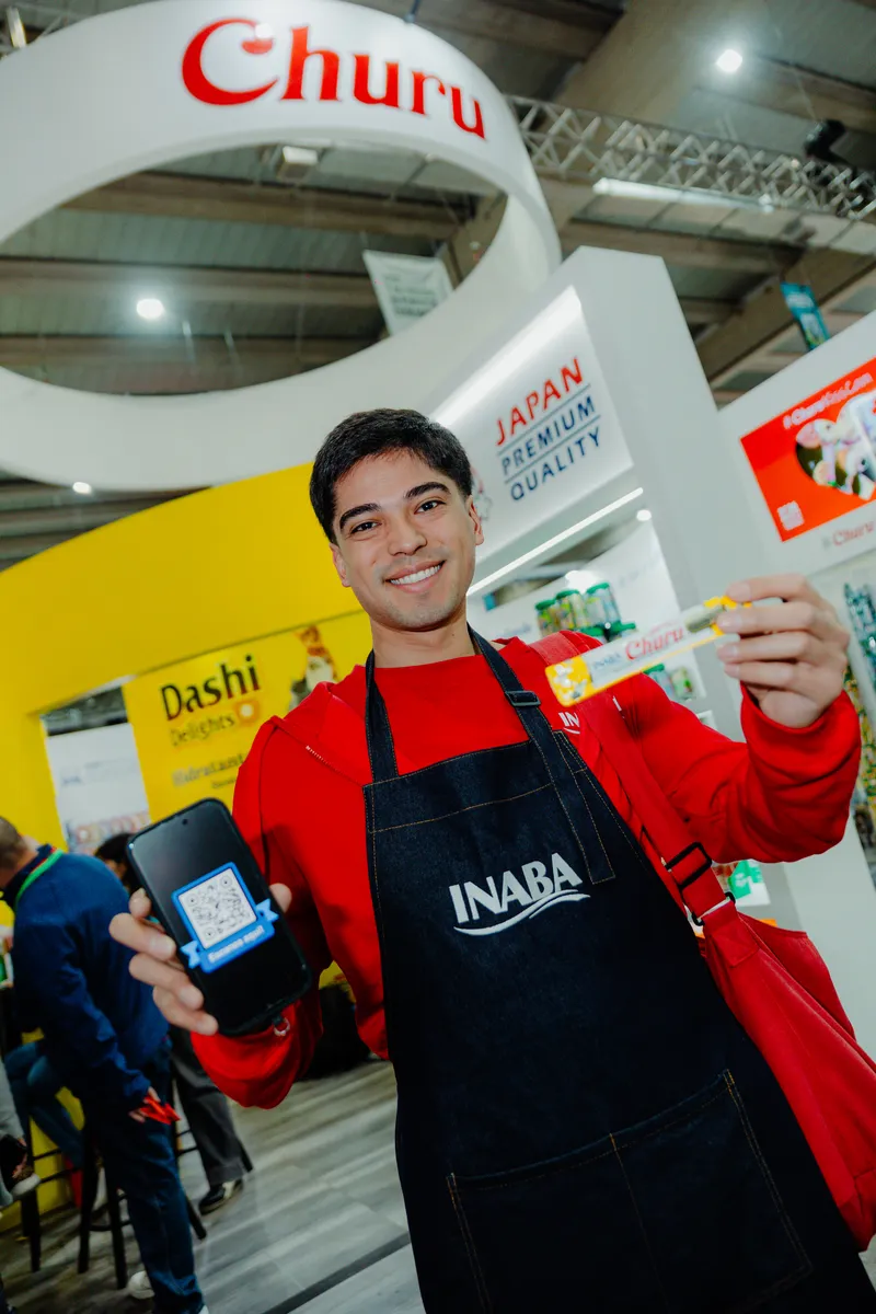 Atención y cobro en un stand de feria